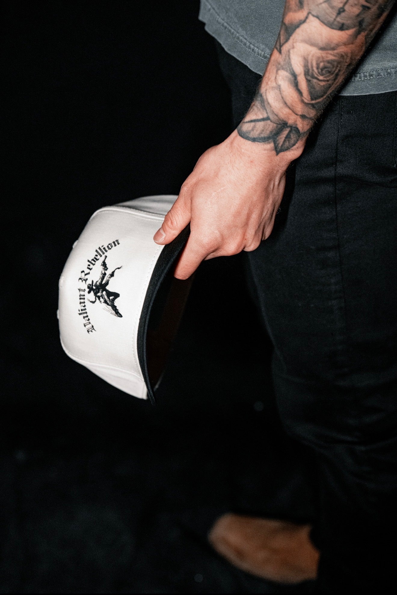Gunslinger Trucker Cream x Black